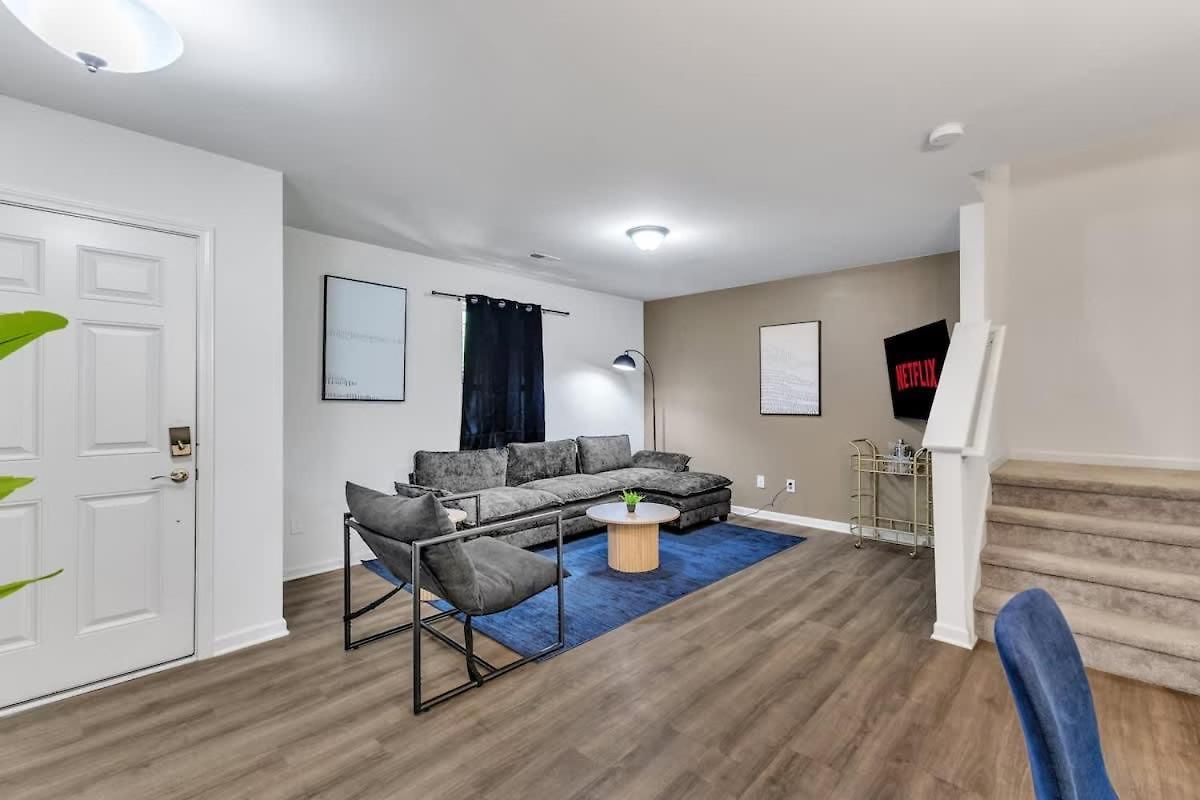 Luxe 1br In Waverly Apartment