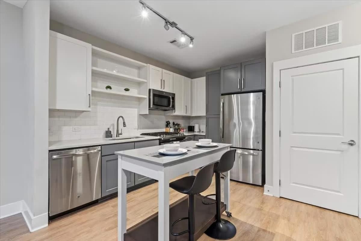 Luxe 1br In Waverly