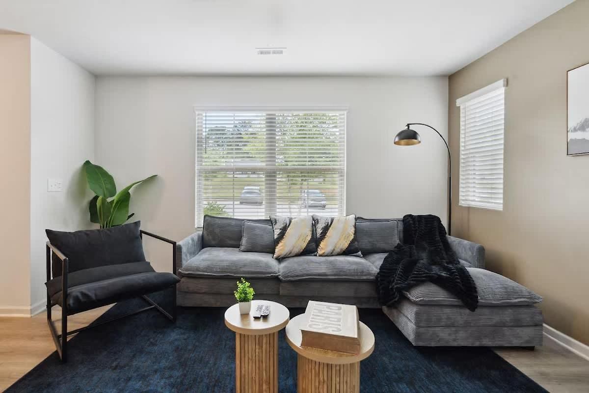 Luxe 1br In Waverly Apartment