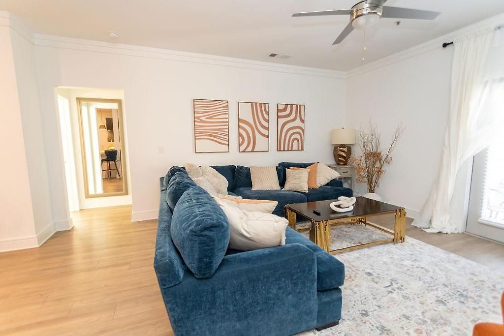 Beautiful In Concord With Swimming Pool And Gymn *