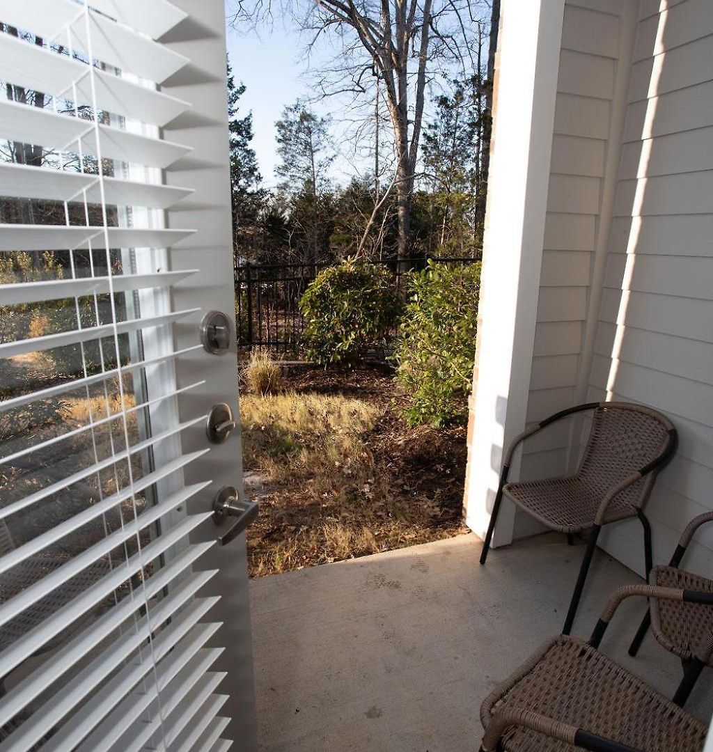 Apartment Beautiful In Concord With Swimming Pool And Gymn