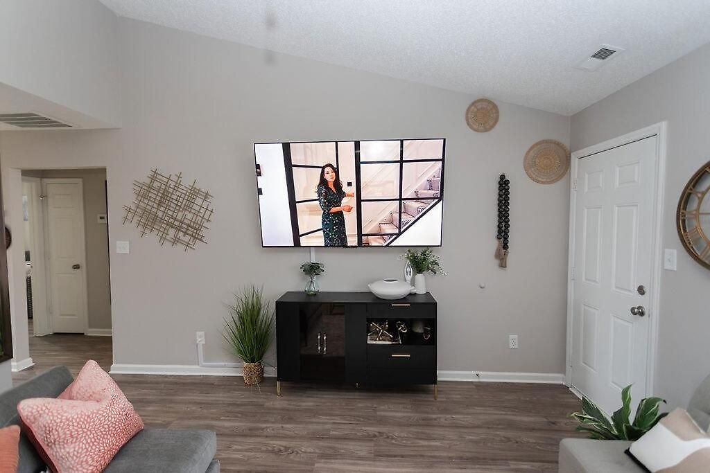 Holiday home 3 Bedroom House 10 Mins To Uptown