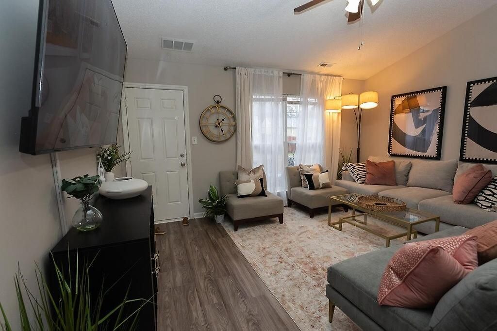 3 Bedroom House 10 Mins To Uptown