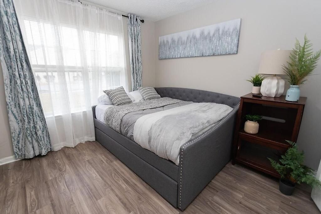 Holiday home 3 Bedroom House 10 Mins To Uptown