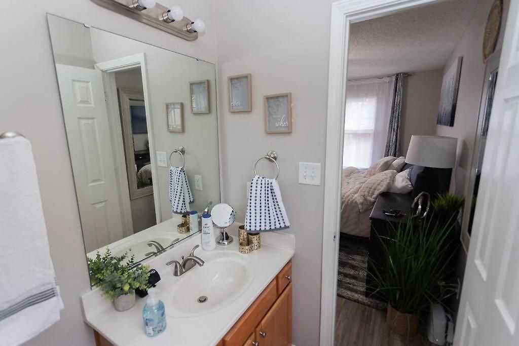 3 Bedroom House 10 Mins To Uptown