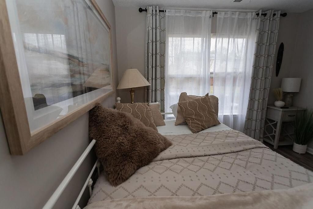 3 Bedroom House 10 Mins To Uptown Holiday home Charlotte