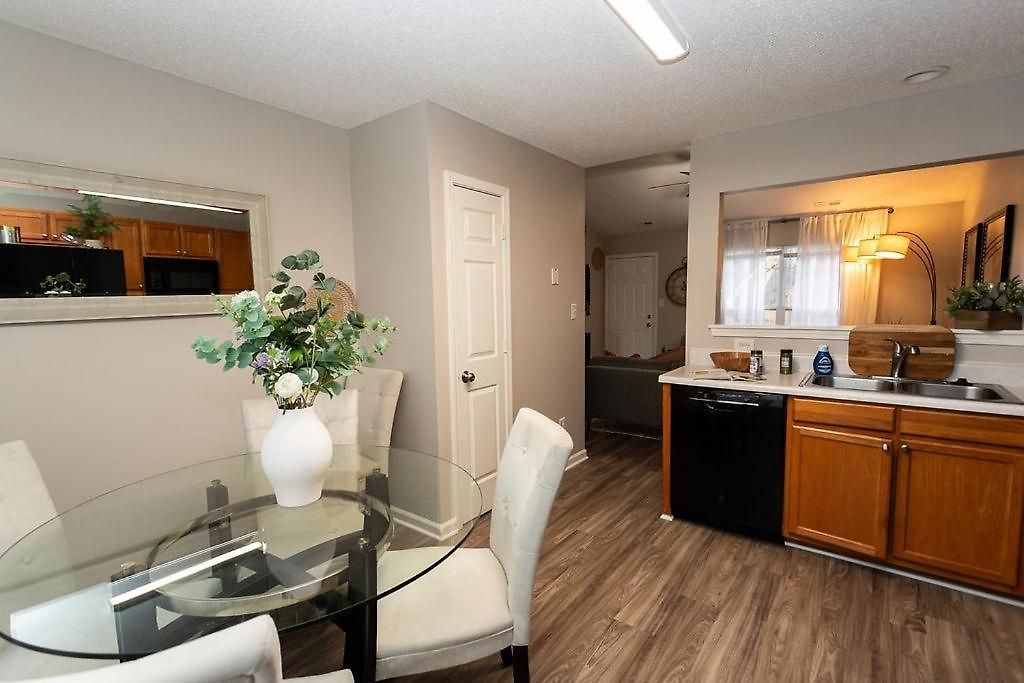 Holiday home 3 Bedroom House 10 Mins To Uptown