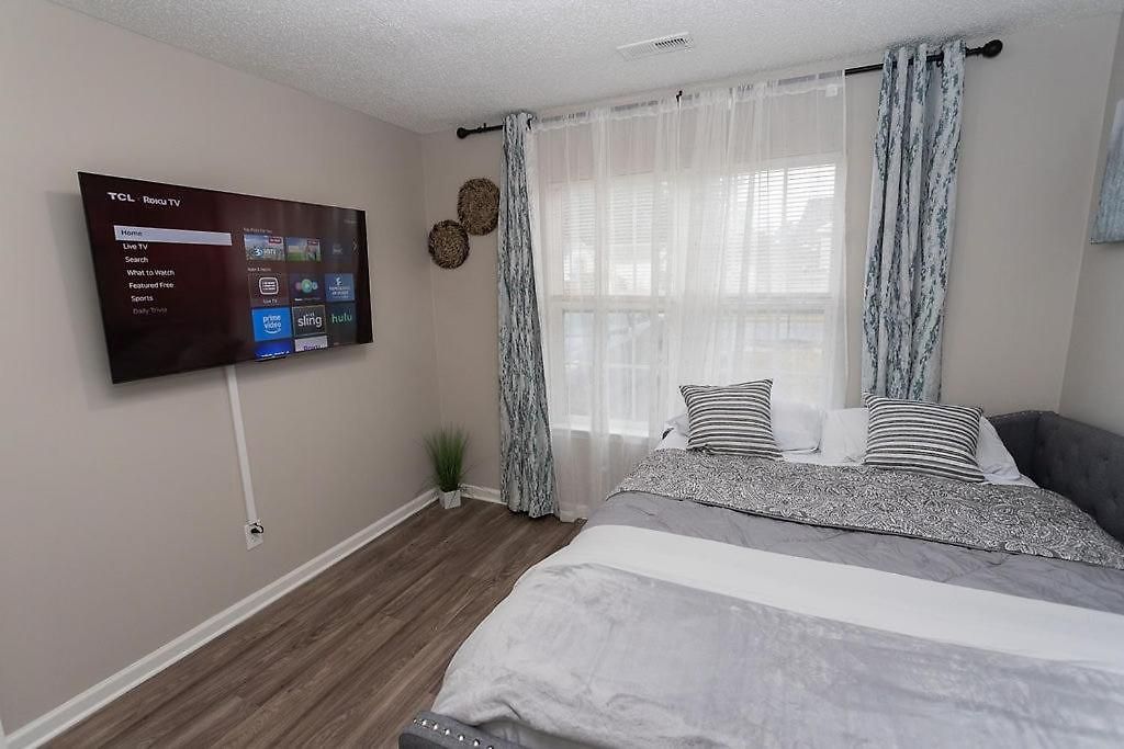 Holiday home 3 Bedroom House 10 Mins To Uptown
