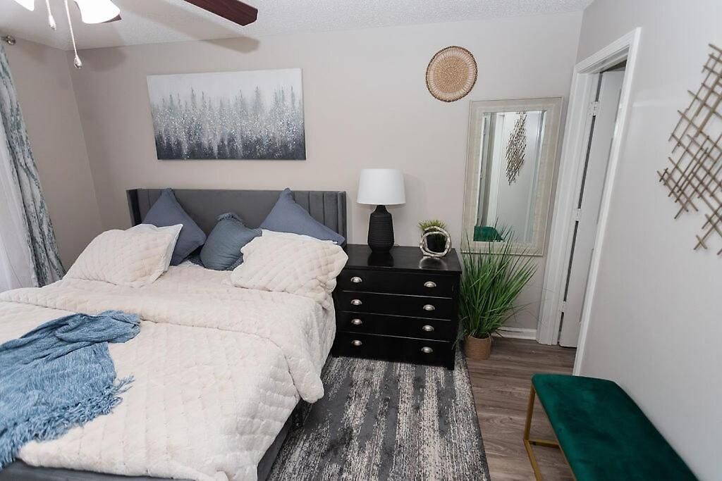 Holiday home 3 Bedroom House 10 Mins To Uptown *