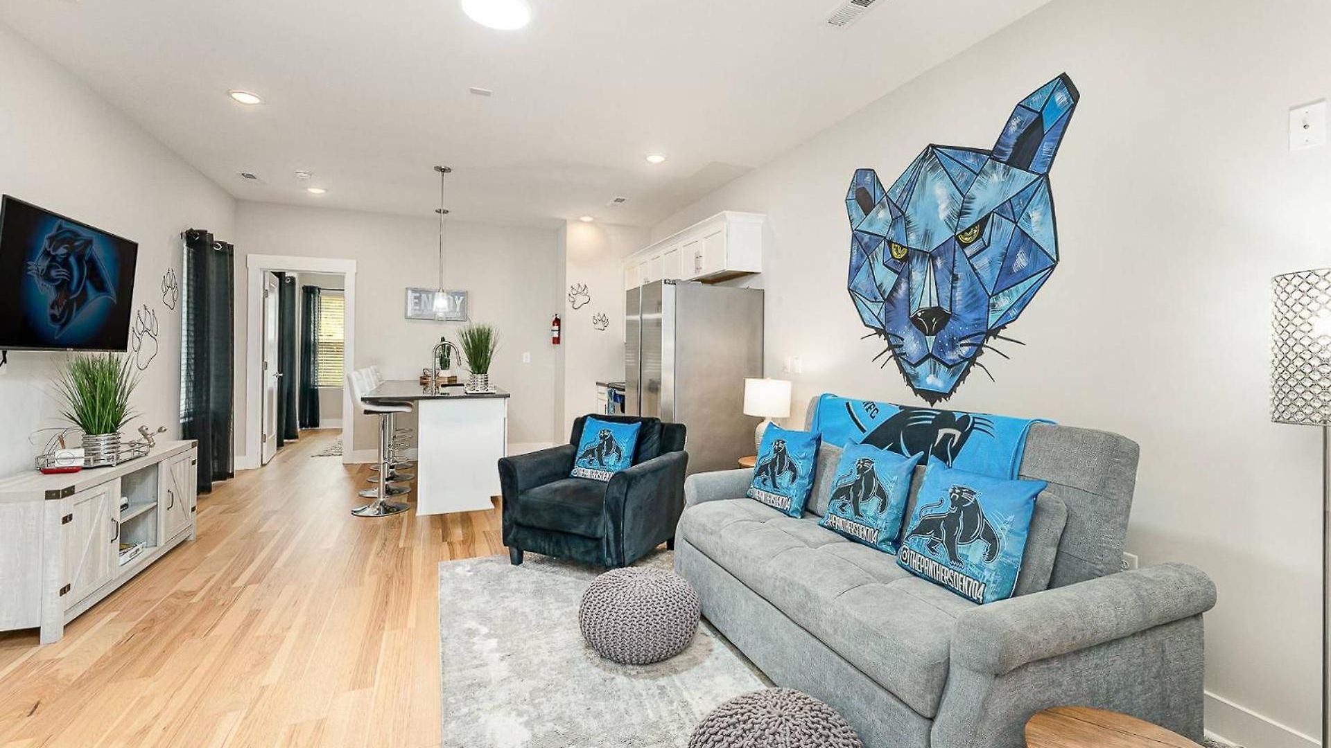 Queen City's Den Uptown Holiday home *