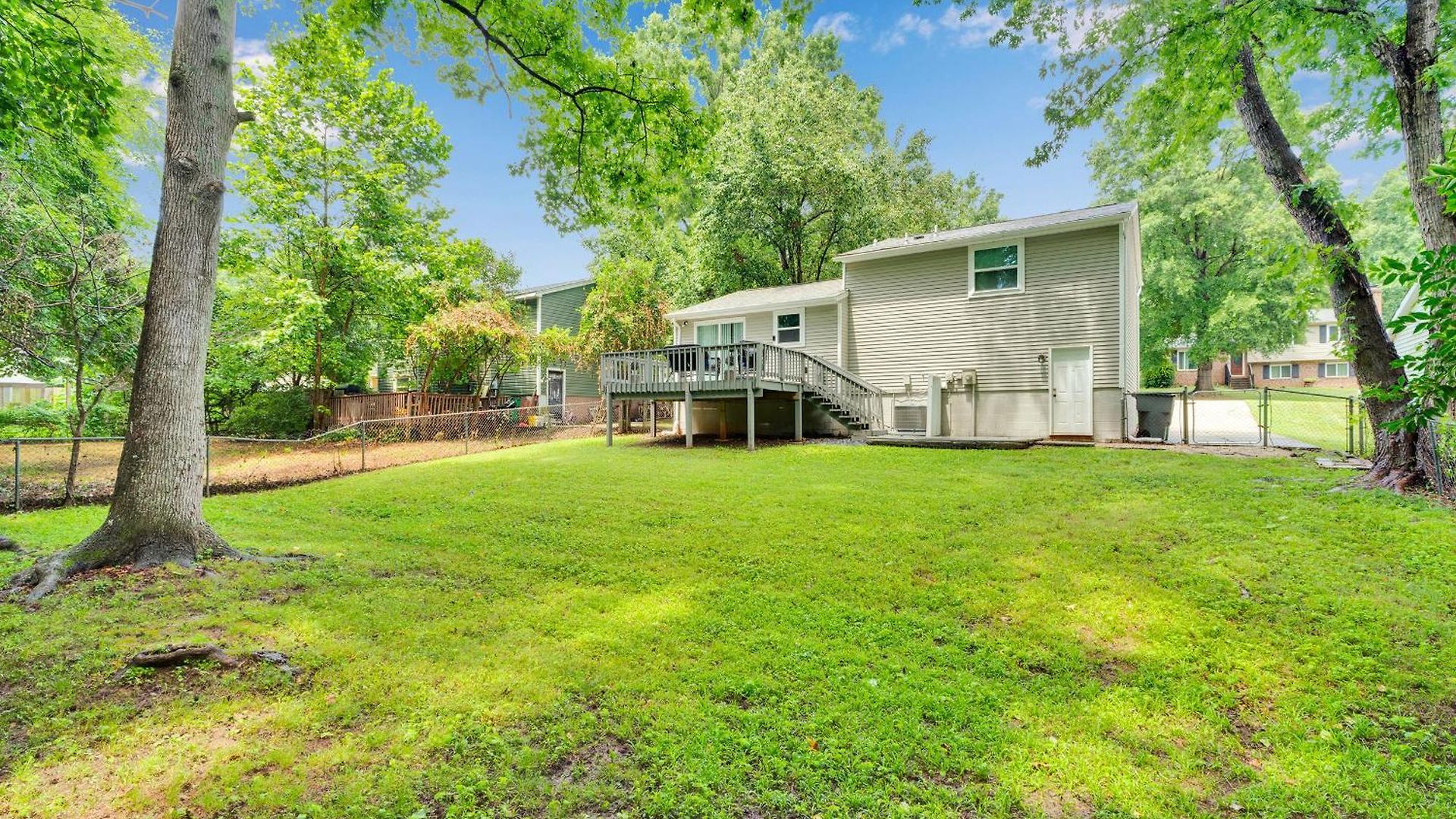 Holiday home Spacious Uptown 3br - Game - Deck - Kingbed