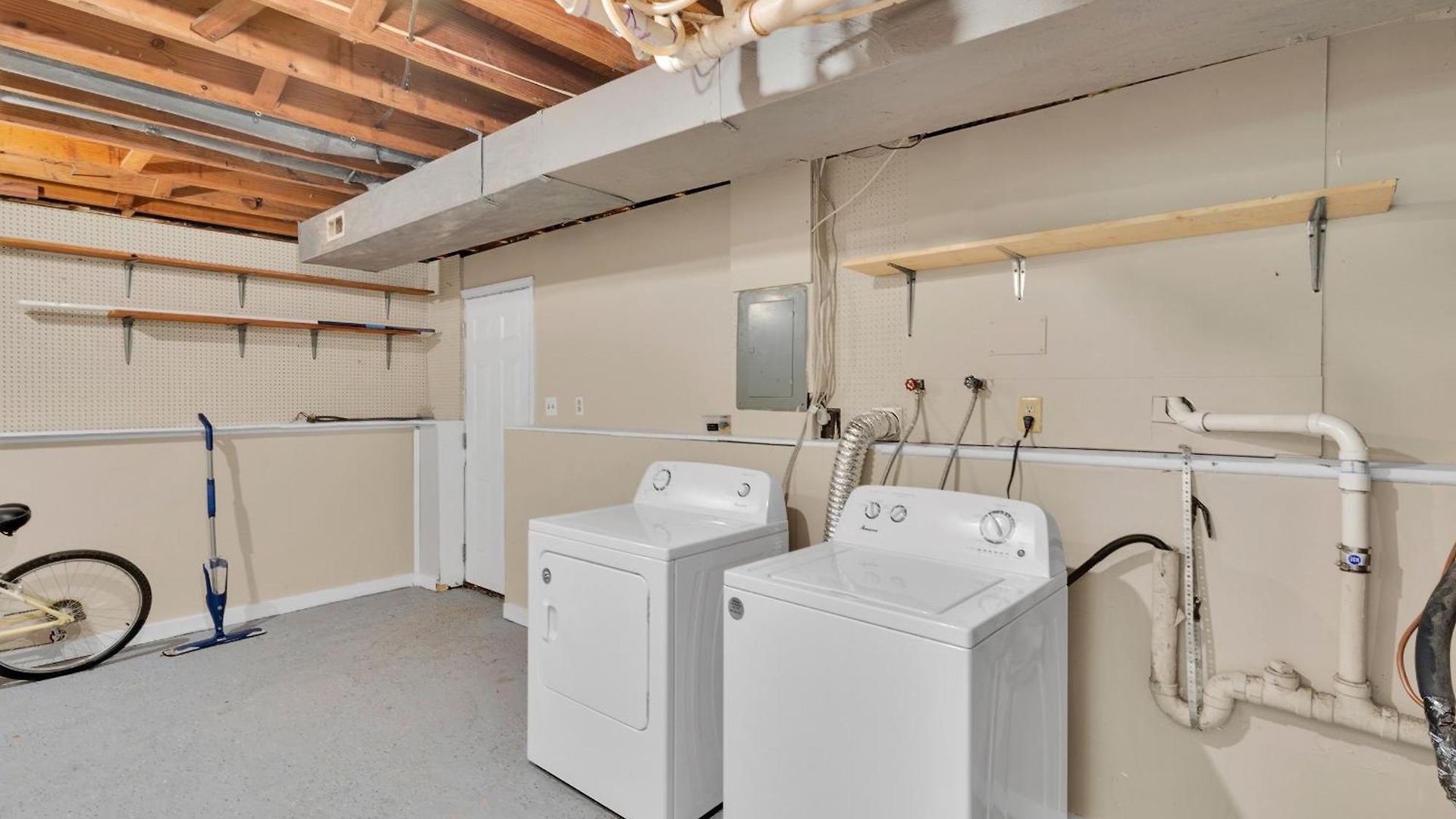 Spacious Uptown 3br - Game - Deck - Kingbed Holiday home *