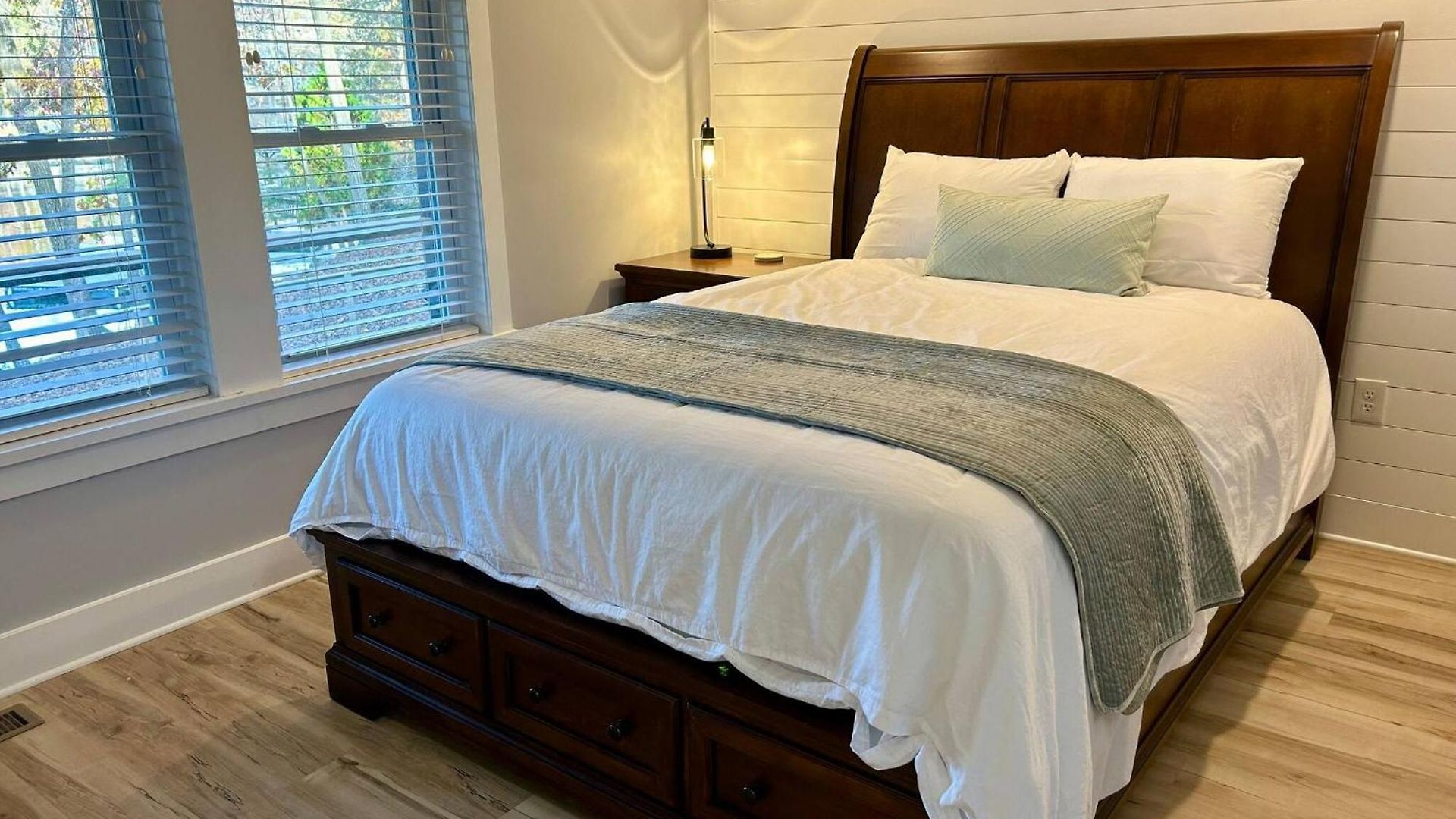 Holiday home Your House Awaits! Charlotte