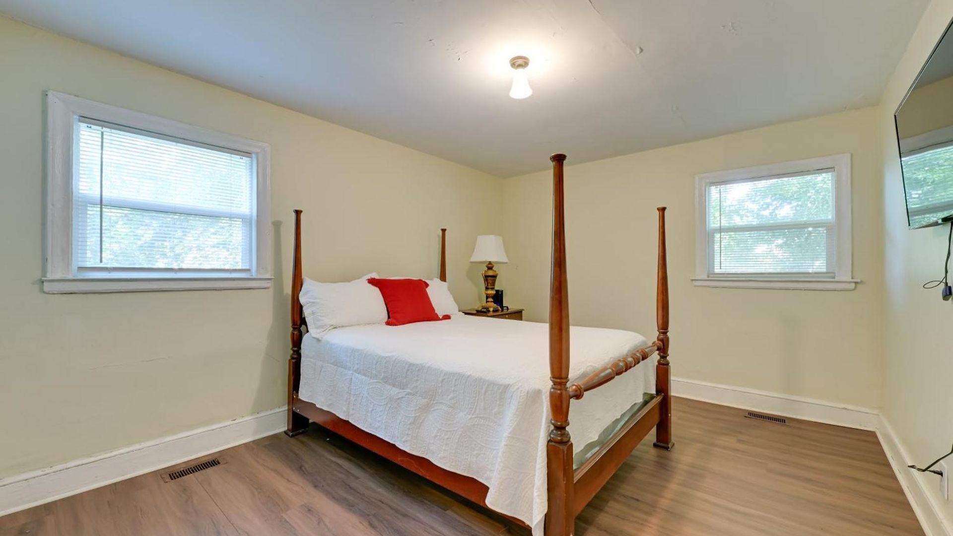 5 Mi To Uptown: Hideaway W/ Yard Holiday home *