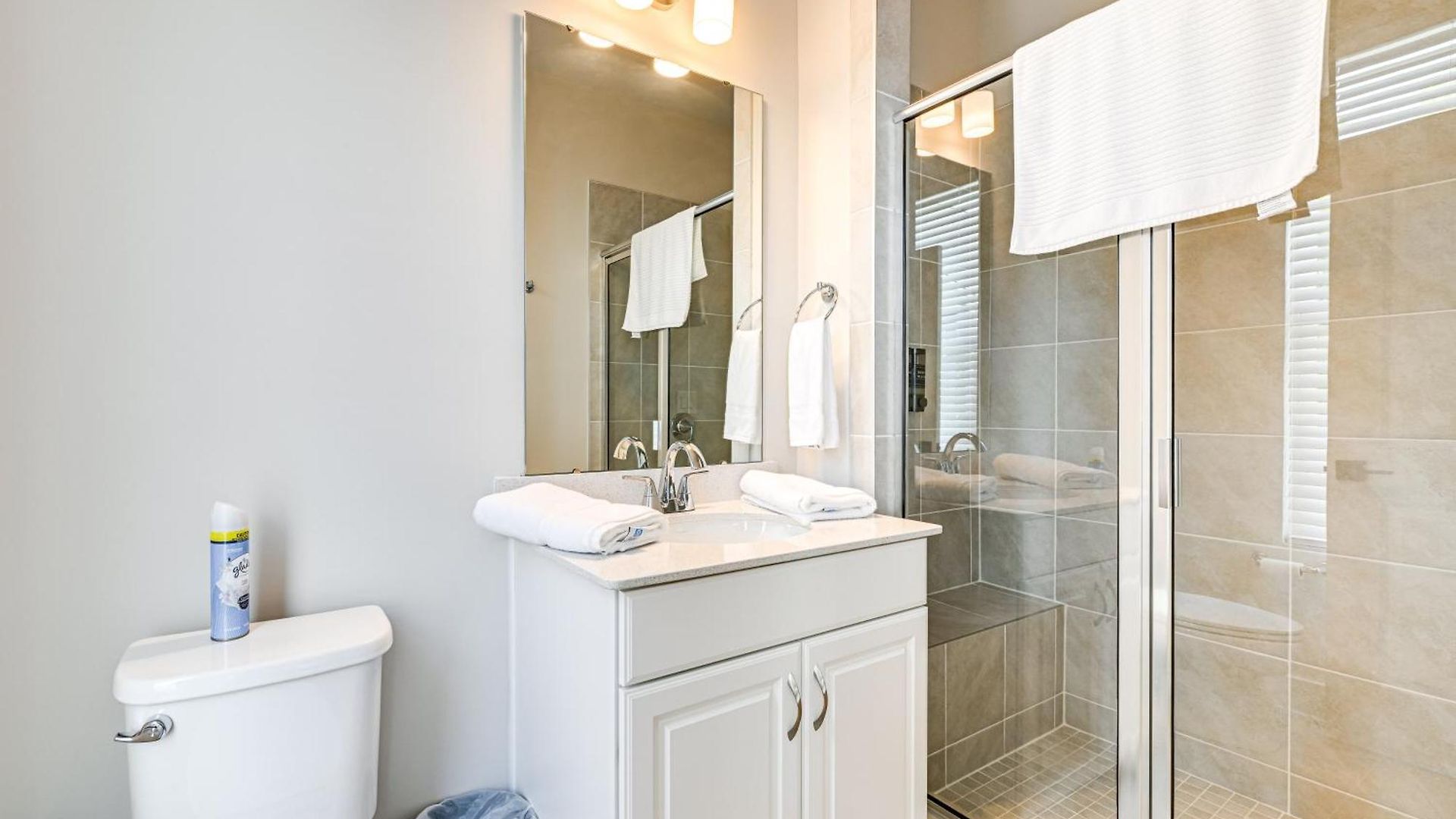 Holiday home 2 Mi To Dtwn Charlotte: Unit W/ Rooftop Deck! *