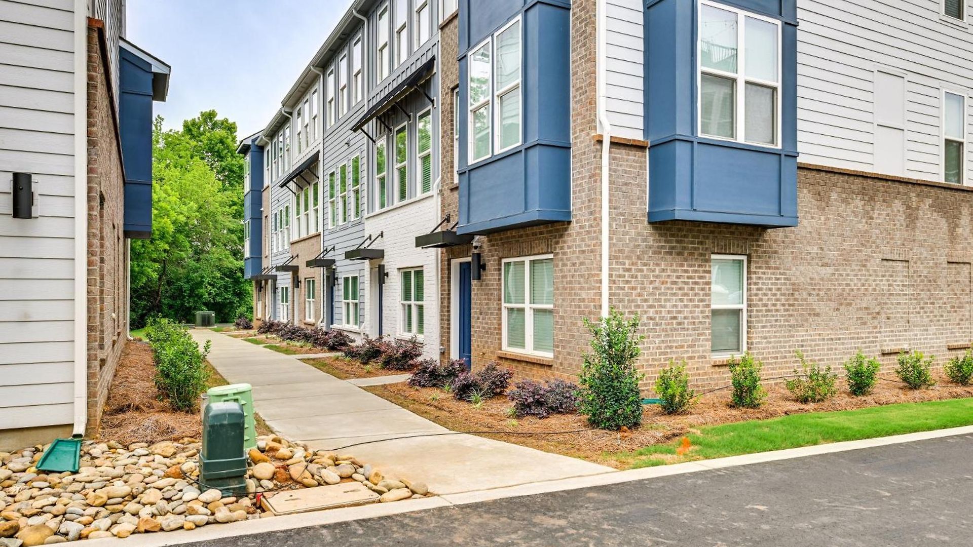 2 Mi To Dtwn Charlotte: Unit W/ Rooftop Deck!