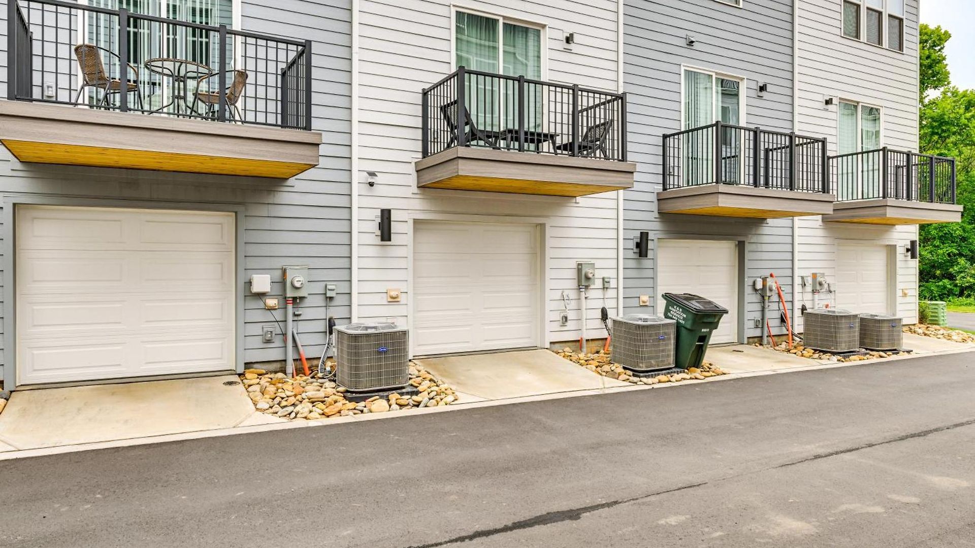 2 Mi To Dtwn Charlotte: Unit W/ Rooftop Deck! Holiday home