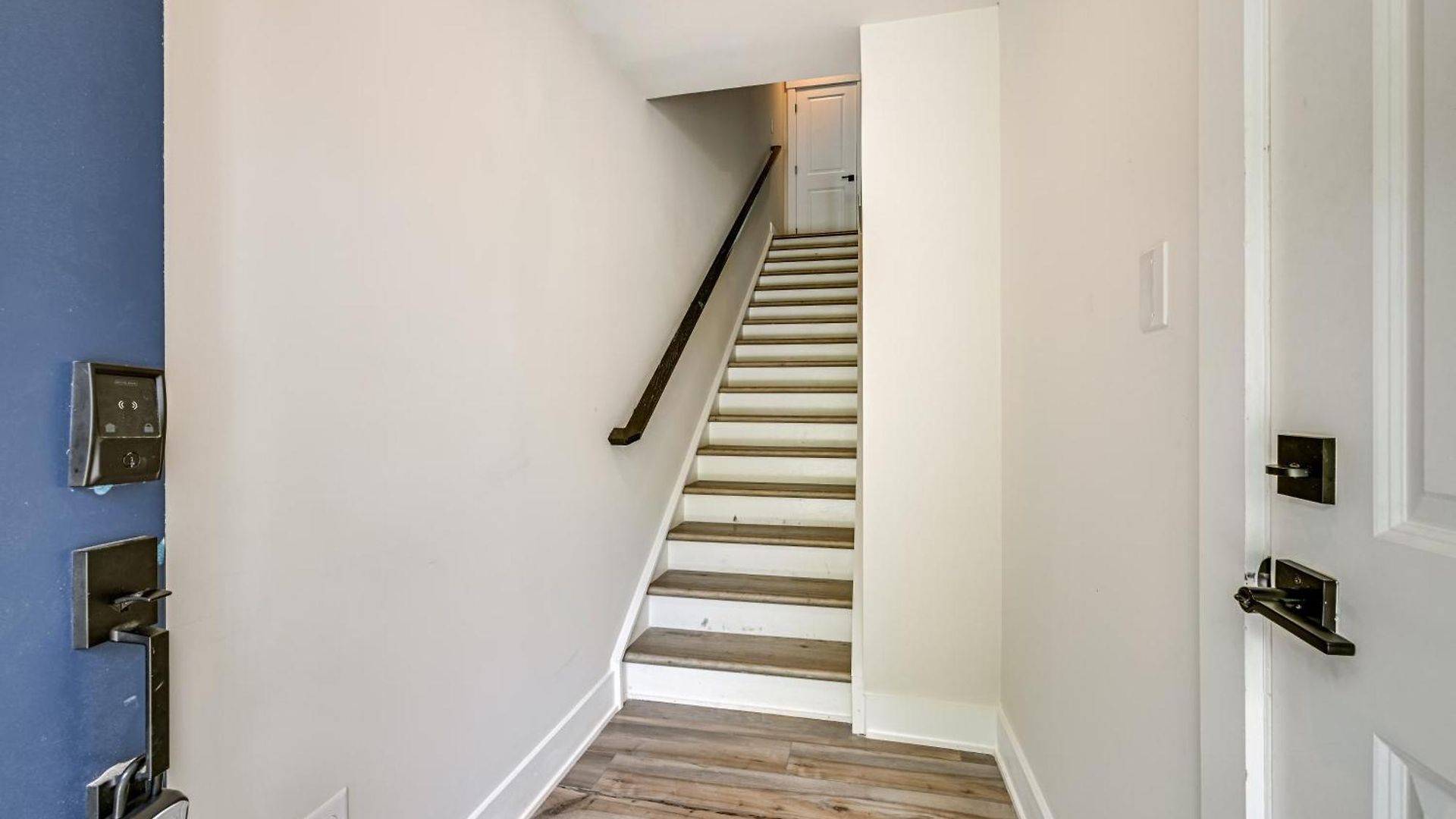2 Mi To Dtwn Charlotte: Unit W/ Rooftop Deck! Holiday home *