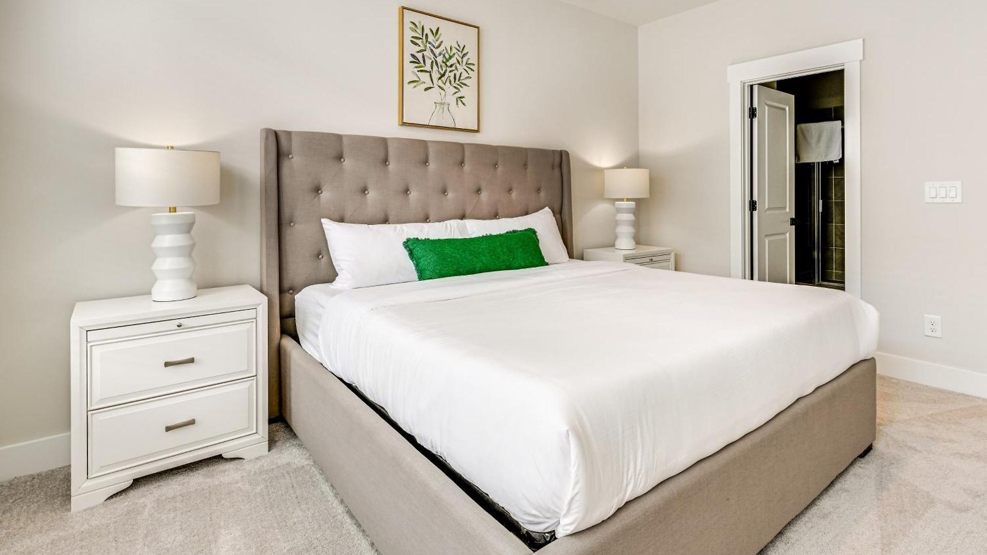 2 Mi To Dtwn Charlotte: Unit W/ Rooftop Deck! Holiday home Charlotte