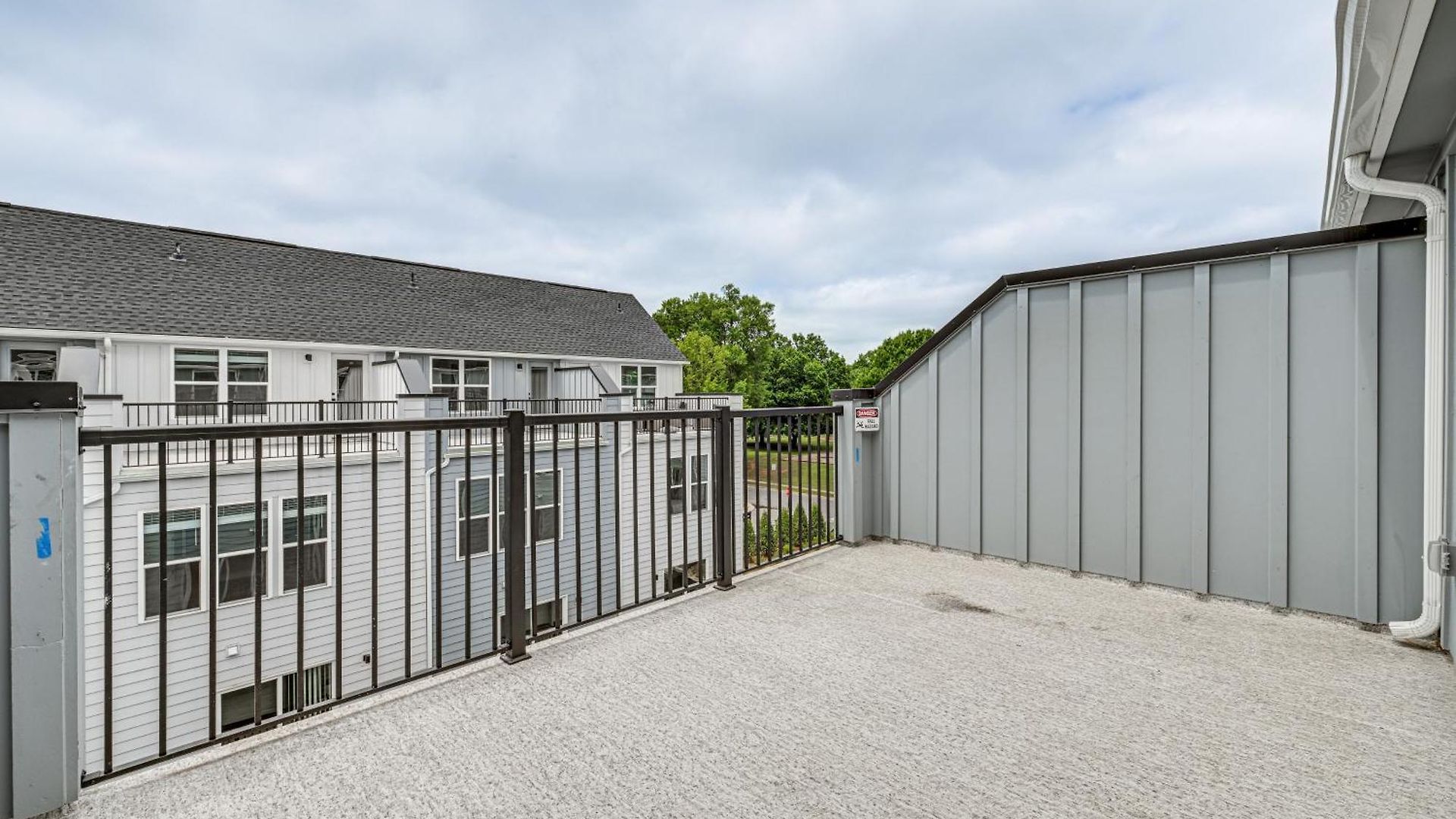 Holiday home Walk To Music Factory: Townhome W/ Rooftop Deck!