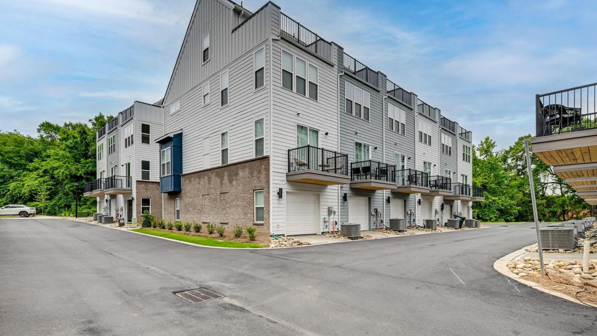 Holiday home 2 Mi To Uptown Charlotte: Family Townhome!