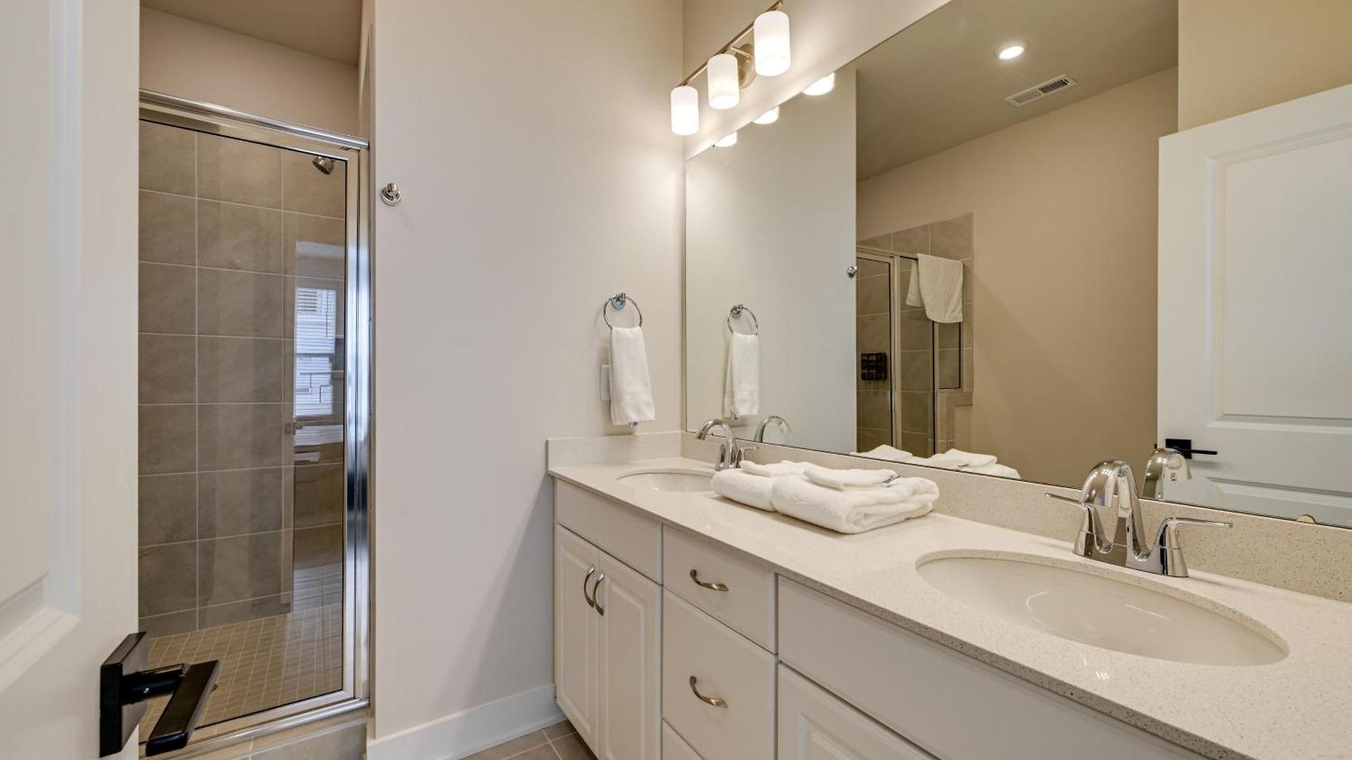 2 Mi To Uptown Charlotte: Family Townhome! Holiday home