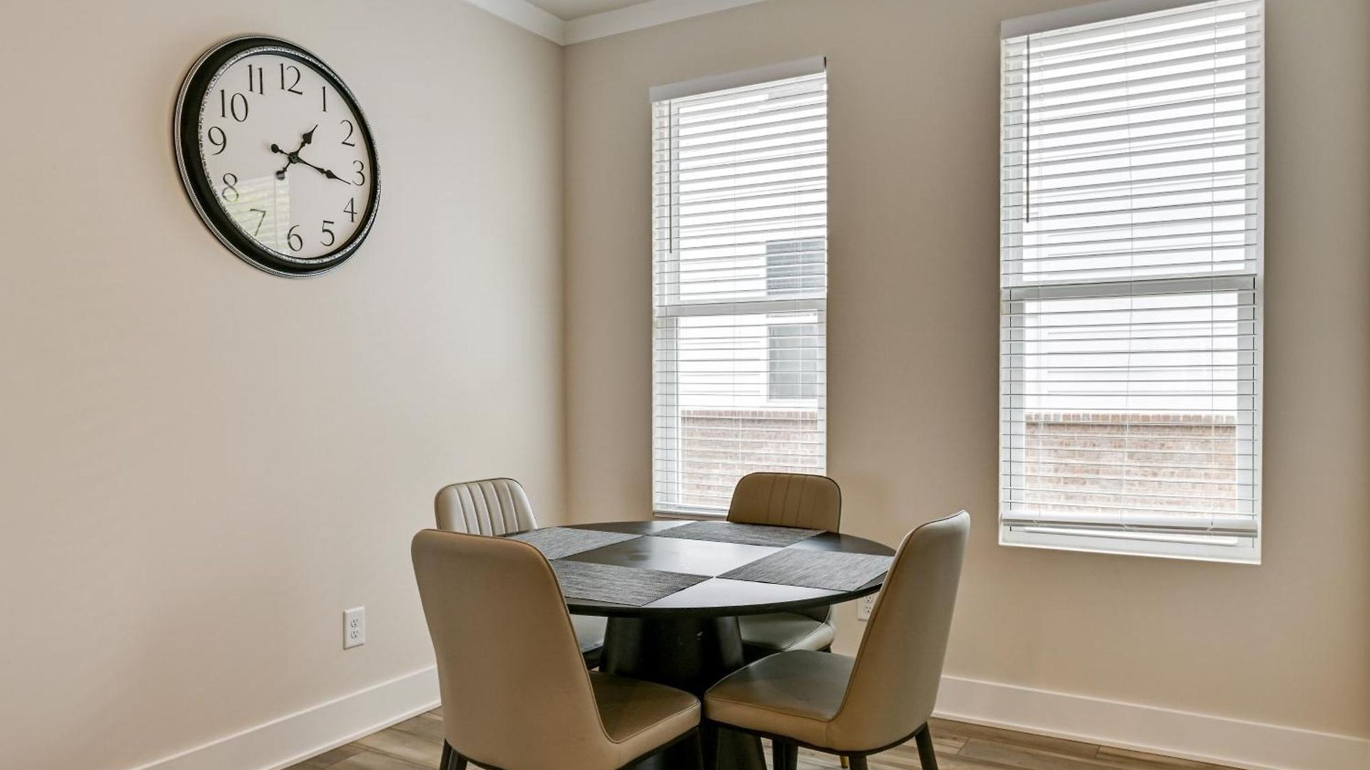 Holiday home 2 Mi To Uptown Charlotte: Family Townhome!
