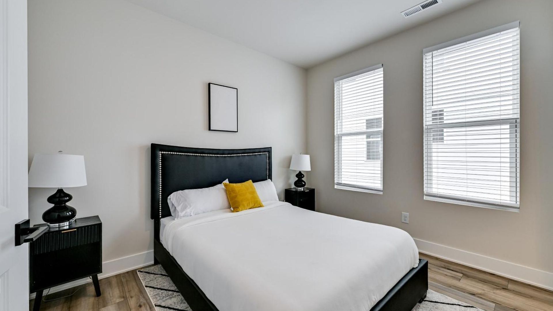 2 Mi To Uptown Charlotte: Family Townhome! Holiday home *