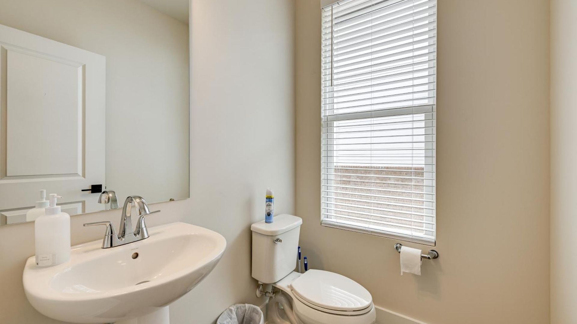 2 Mi To Uptown Charlotte: Family Townhome! Holiday home Charlotte