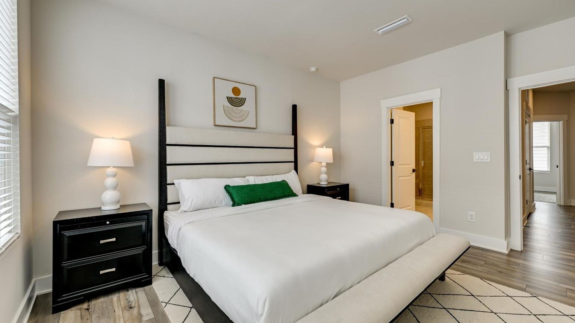 2 Mi To Uptown Charlotte: Family Townhome! *