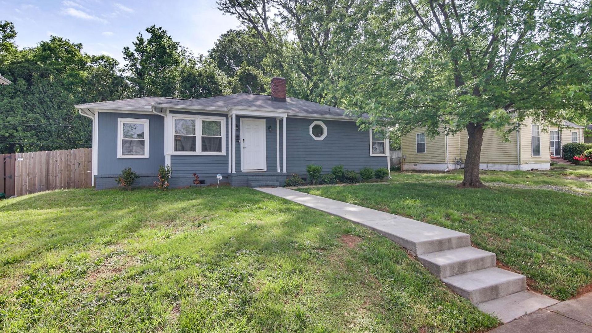 < 2 Mi To Uptown Charlotte: W/ Large Yard!
