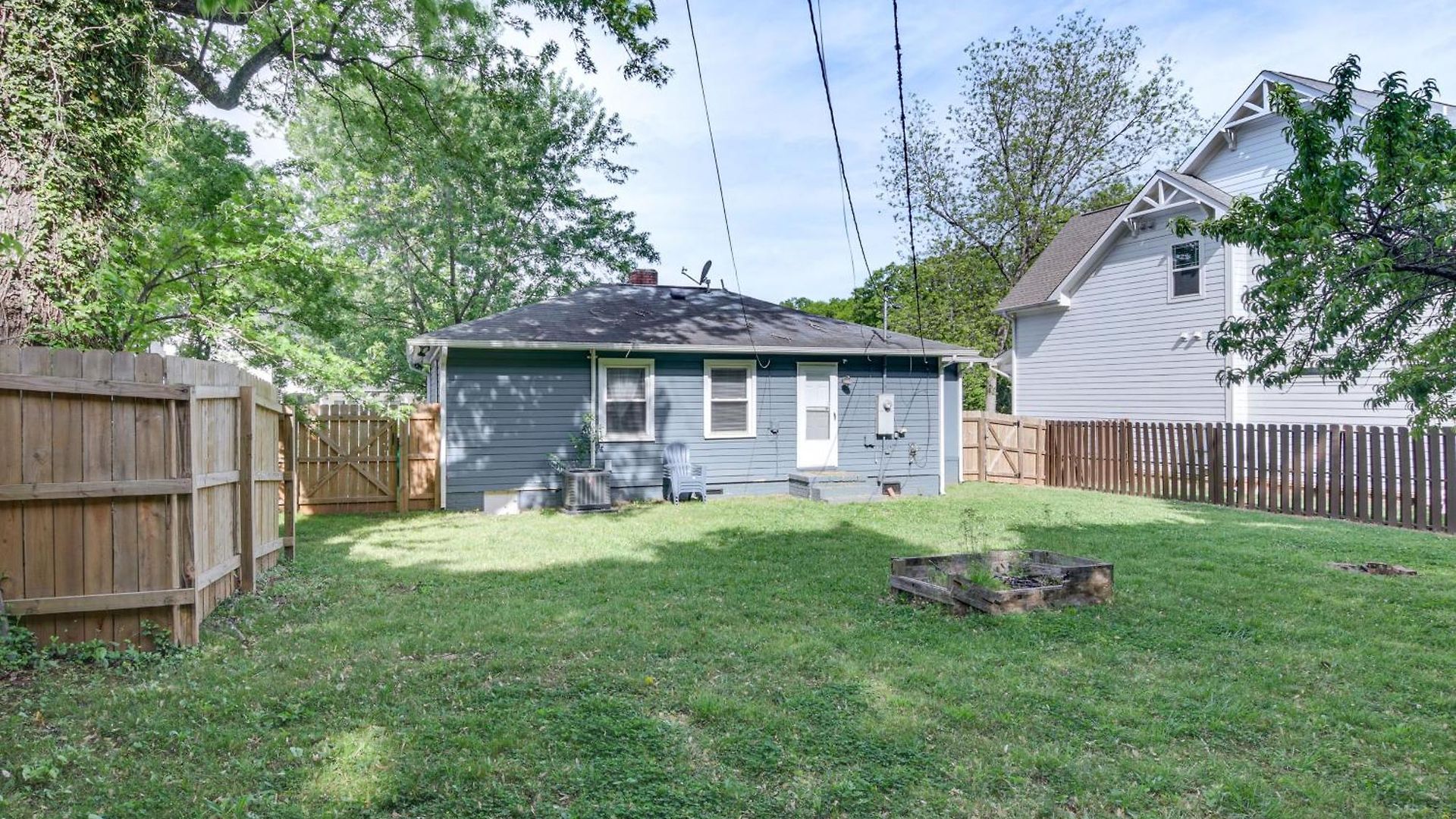 Holiday home < 2 Mi To Uptown Charlotte: W/ Large Yard! *