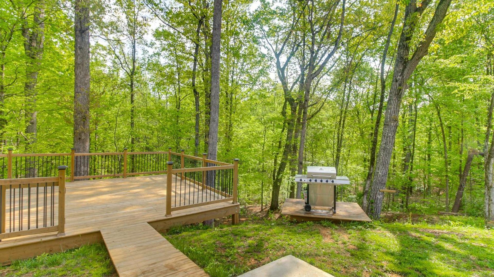 & Play In Charlotte: Family W/ Deck