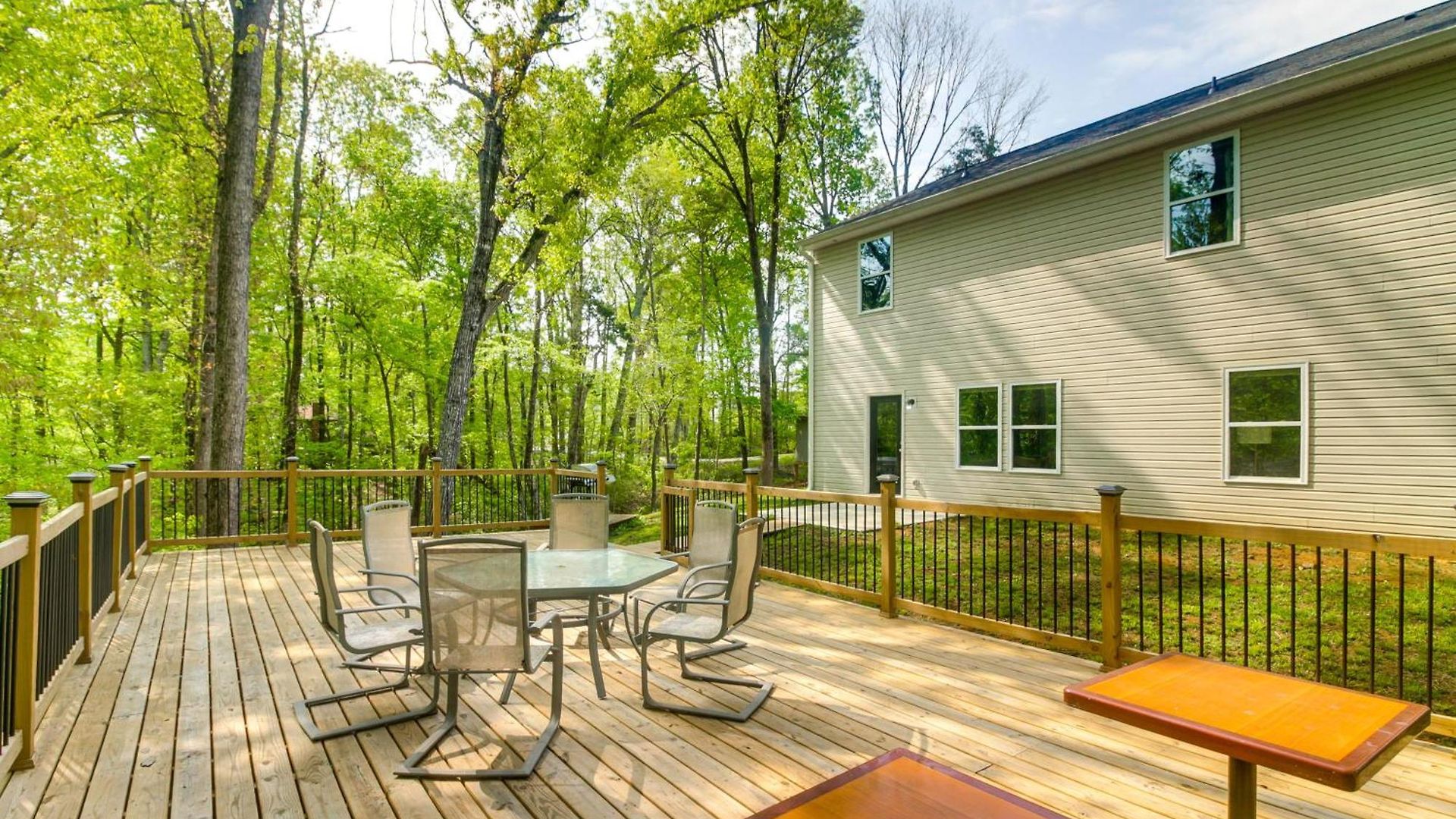 & Play In Charlotte: Family W/ Deck * Charlotte