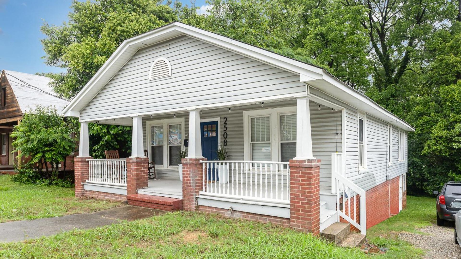 Walkable Trendy Hideout For Foodies - 3br-2ba Charlotte