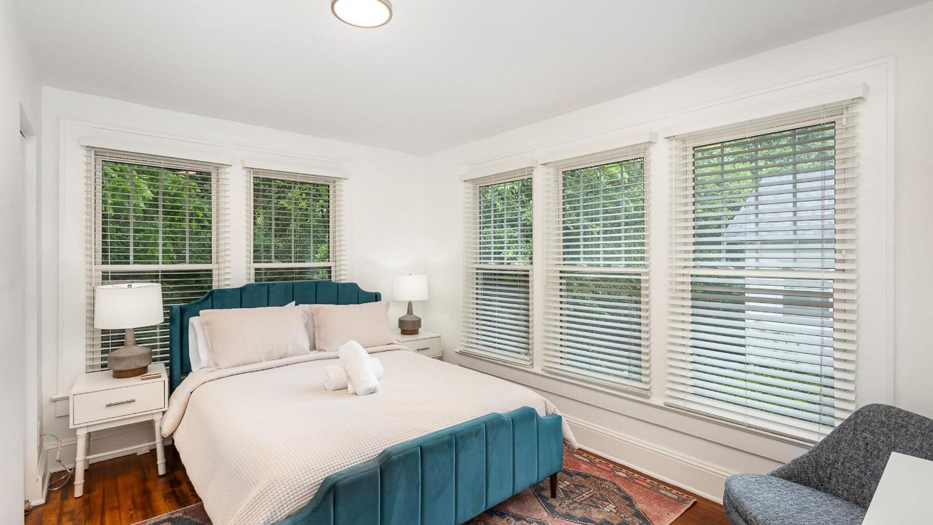 Walkable Trendy Hideout For Foodies - 3br-2ba *
