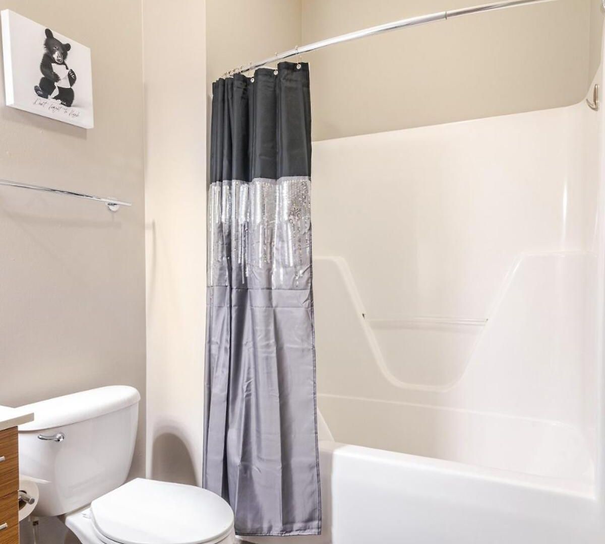Stylish 1br Uptown Apartment *