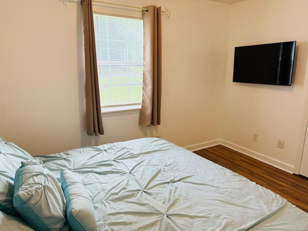 Holiday home Dukehaven Near Northlake, Uptown, Route To Airport *