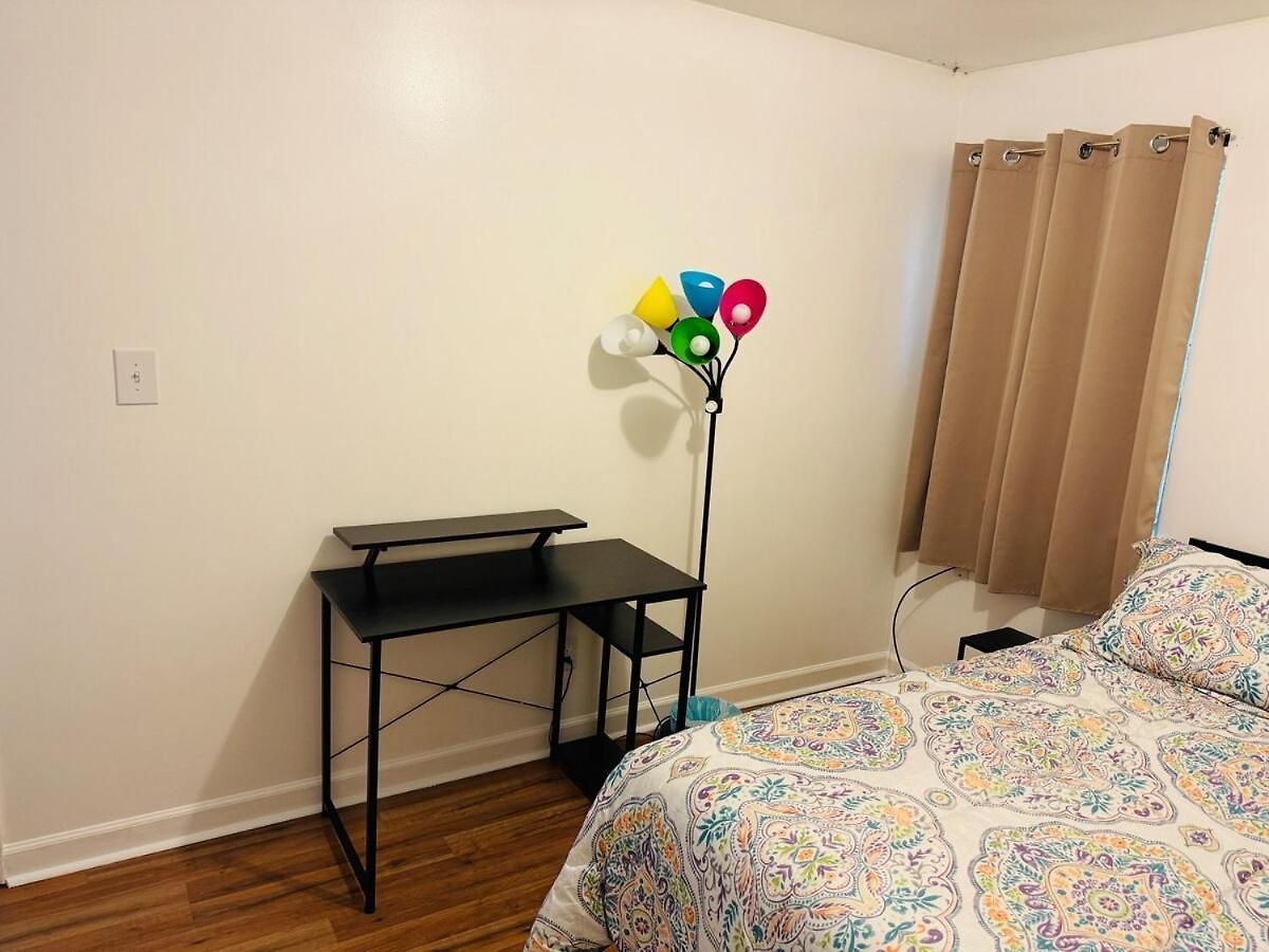 Dukehaven Near Northlake, Uptown, Route To Airport *