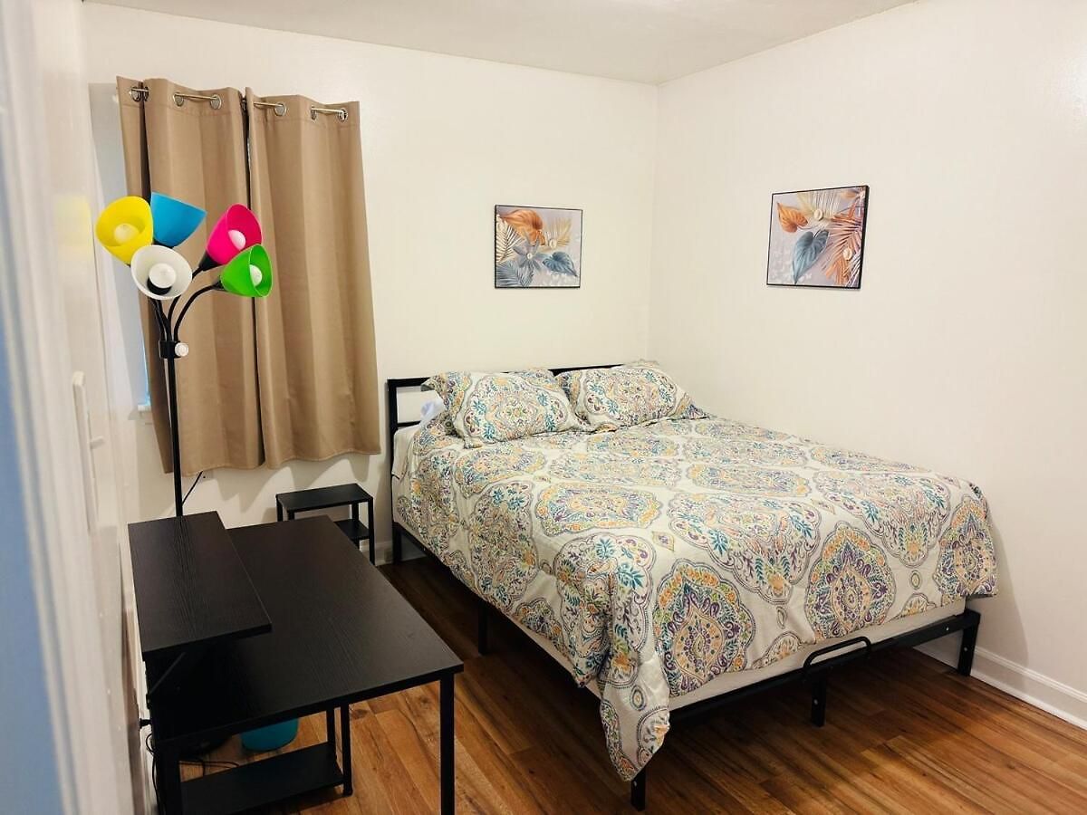 Holiday home Dukehaven Near Northlake, Uptown, Route To Airport *