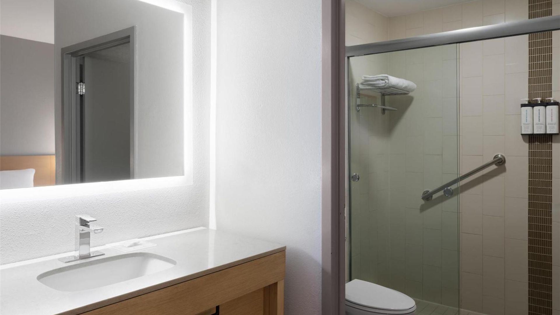 Hyatt Place Arrowood Hotel 3*