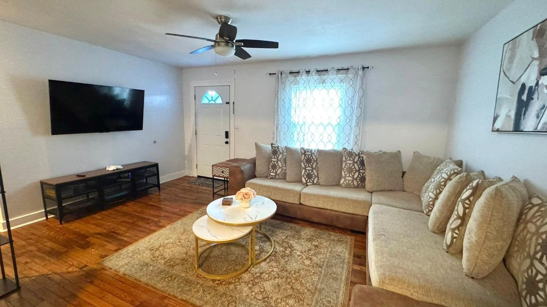 Holiday home Charming 3 Bdrm In - 1 Mile To Uptown