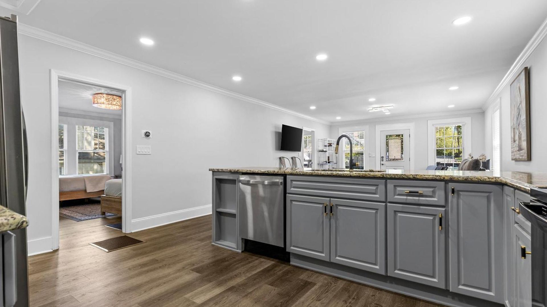 Holiday home 4br Bright And Modern - Close To Everything *