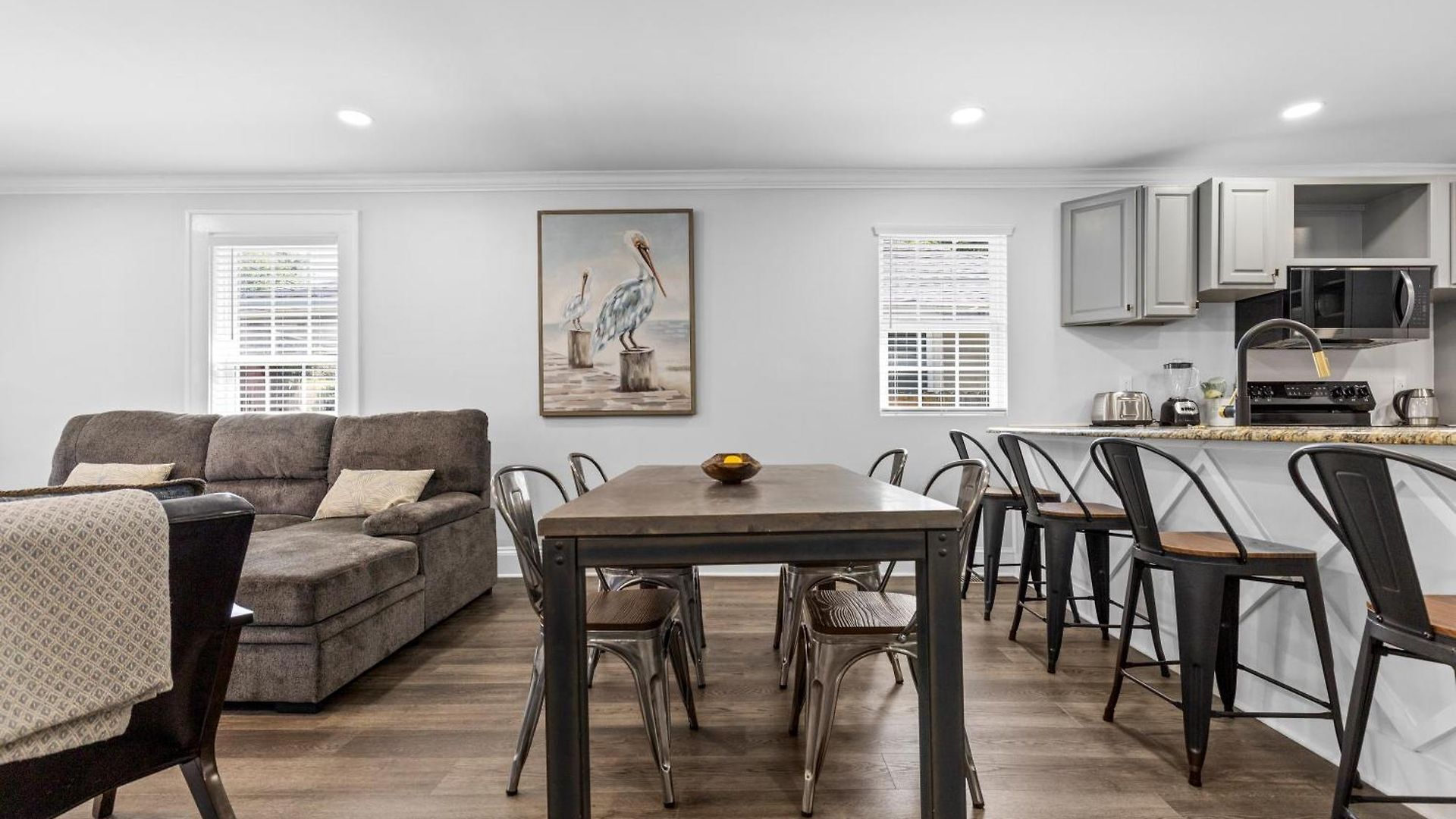 4br Bright And Modern - Close To Everything Holiday home