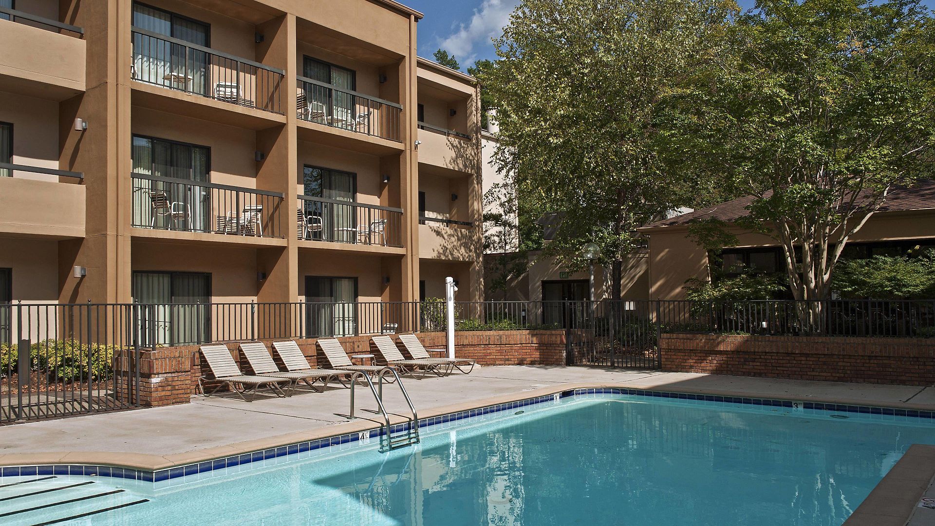 Hotel Courtyard Arrowood Charlotte