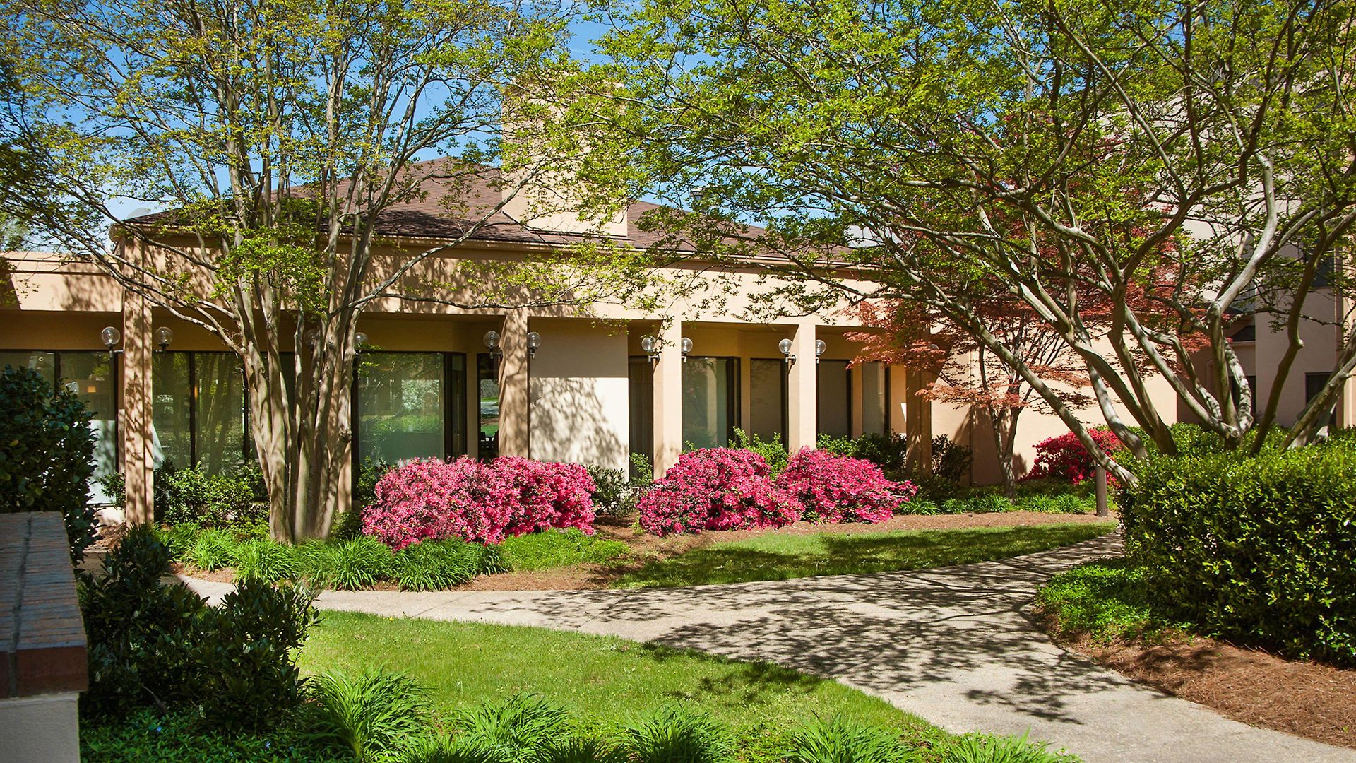 Hotel Courtyard Arrowood 3*