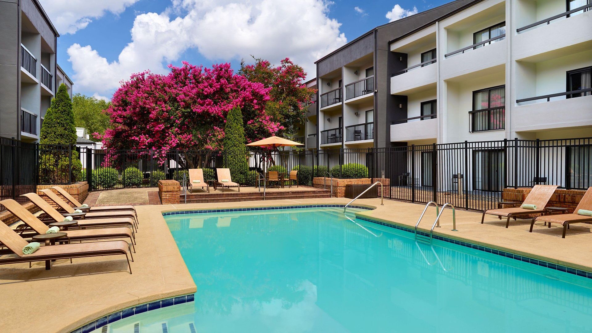 Courtyard Arrowood 3*