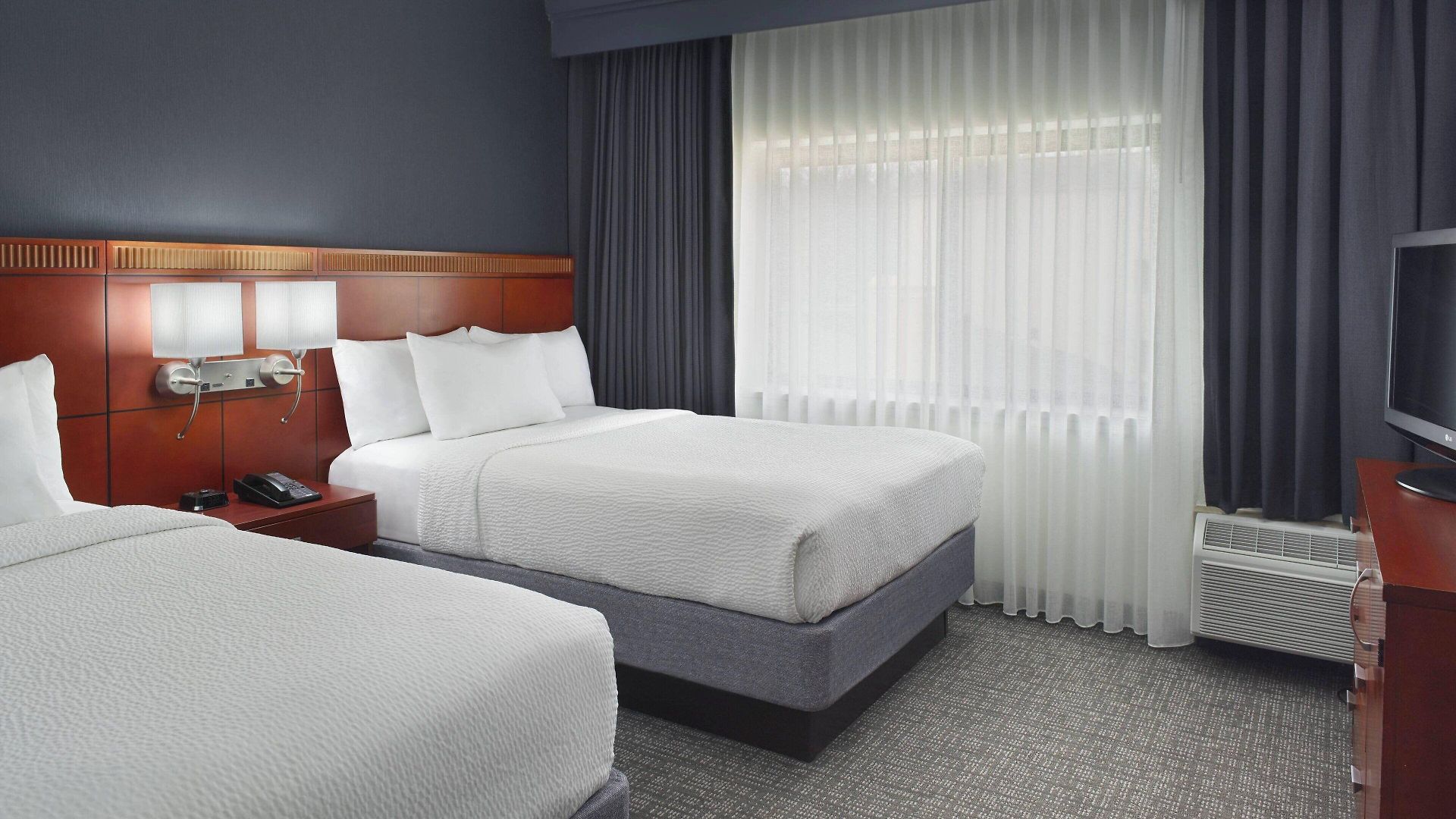 Hotel Courtyard Arrowood 3*