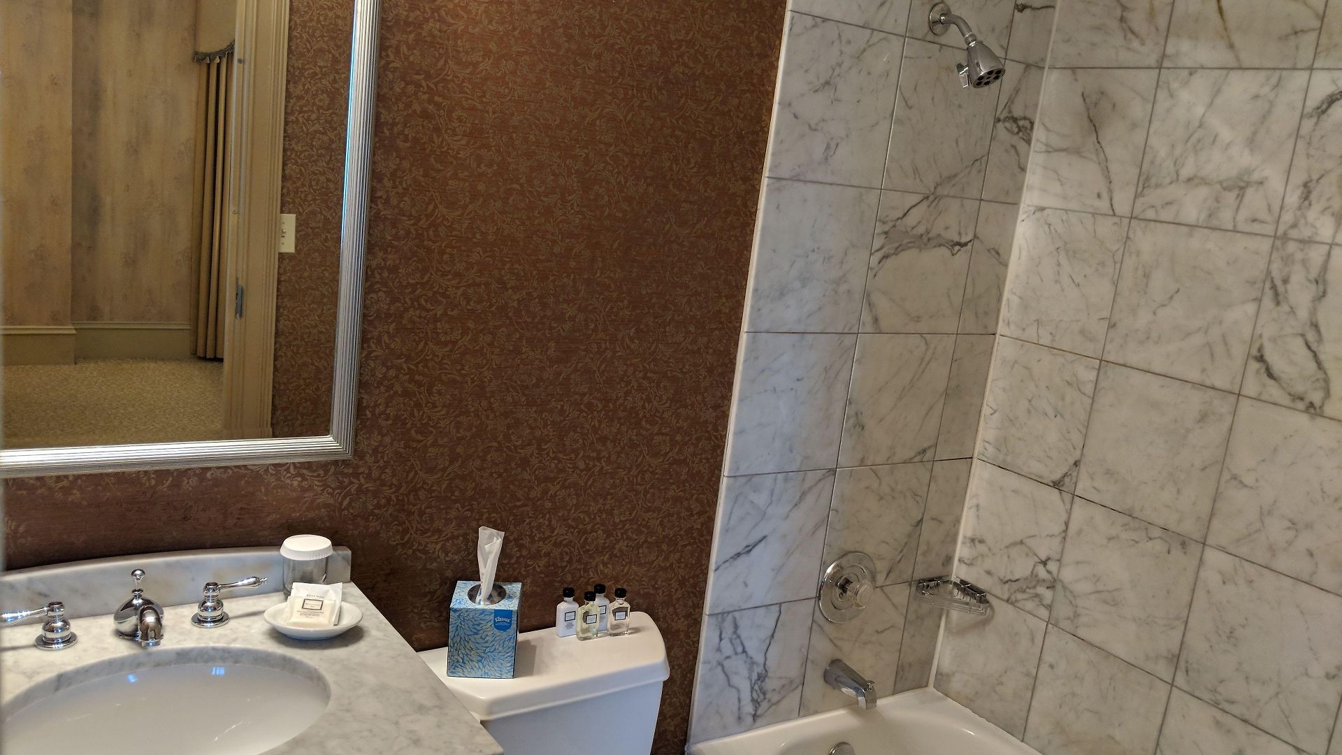 Dunhill Hotel 4*