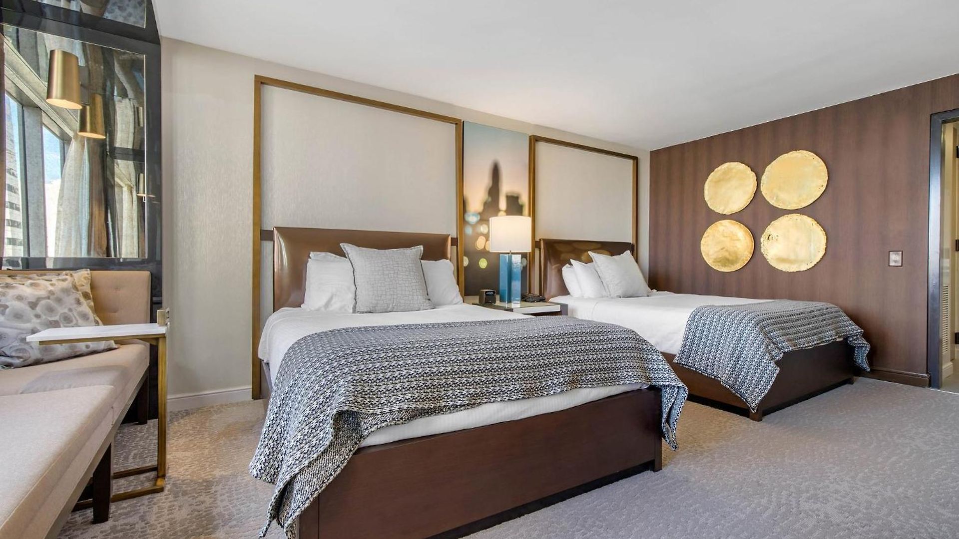 Omni Hotel 4*